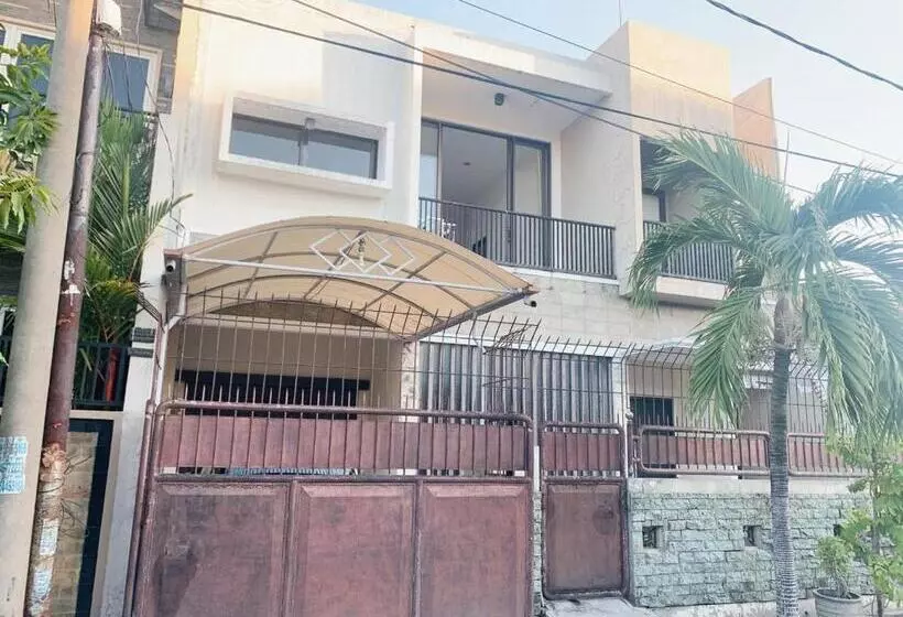 Hotelli Oyo 2342 Asti Residence 1