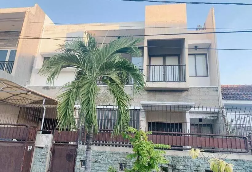 Hotelli Oyo 2342 Asti Residence 1