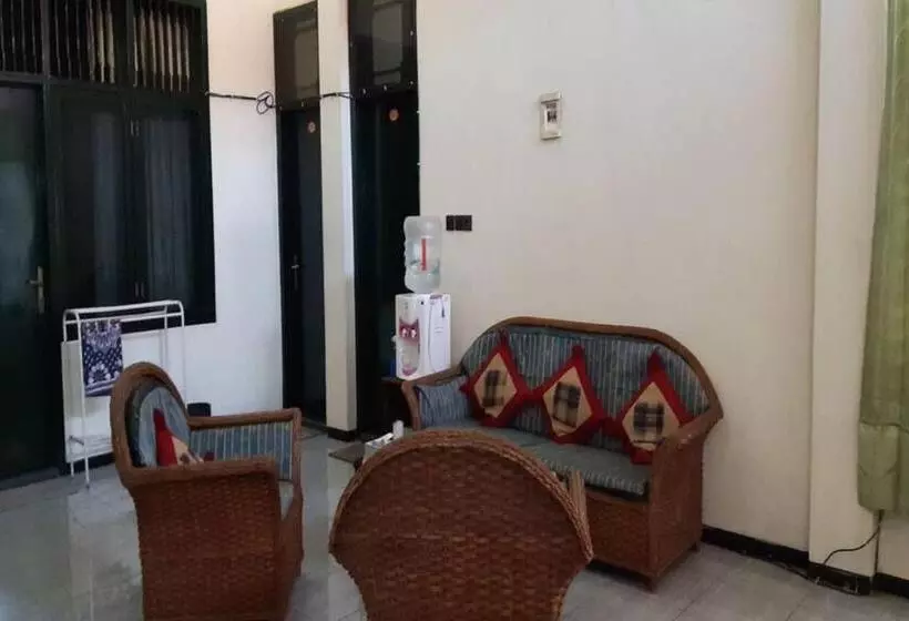 Hotelli Oyo 2342 Asti Residence 1