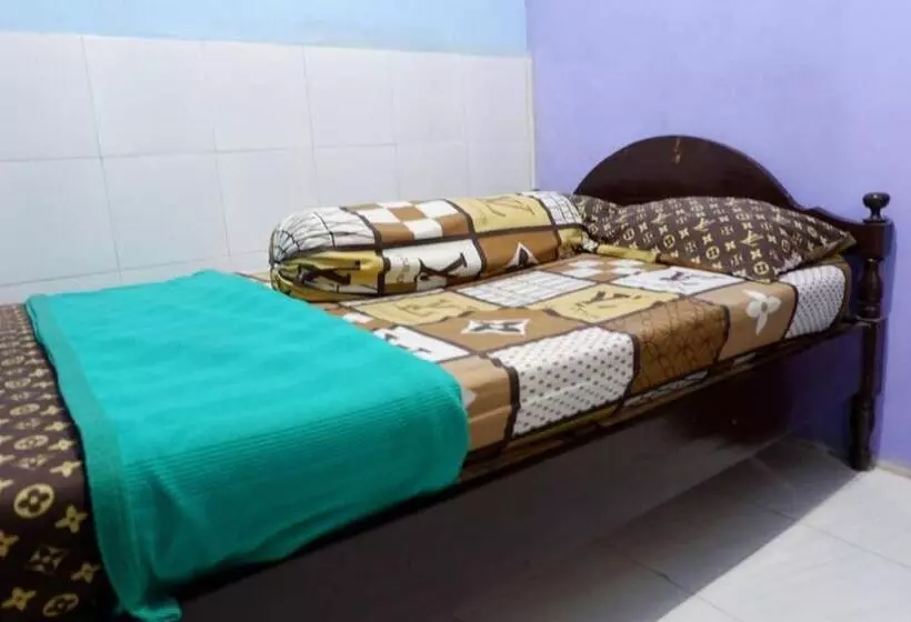 Hotelli Oyo 2342 Asti Residence 1