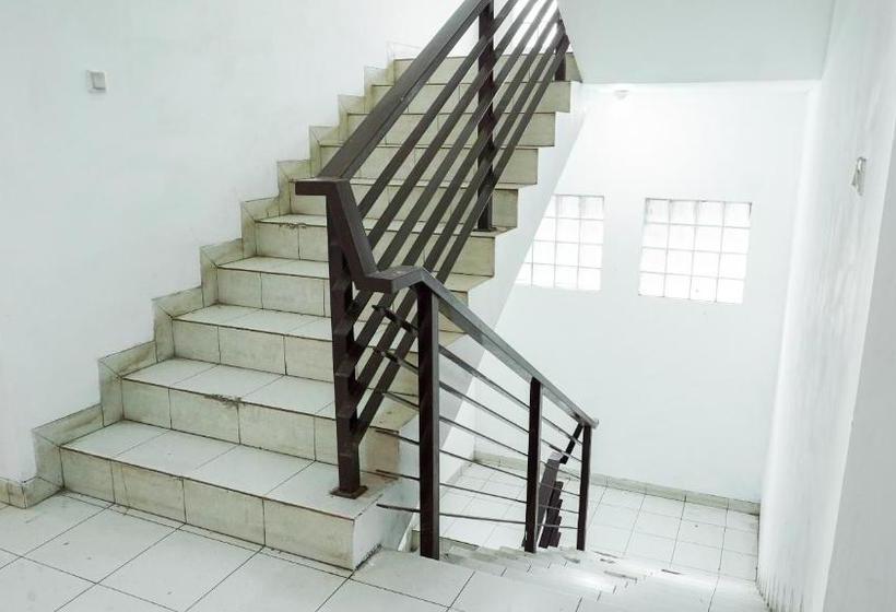 Hotel Oyo Life 2050 D Cinnamons Residence