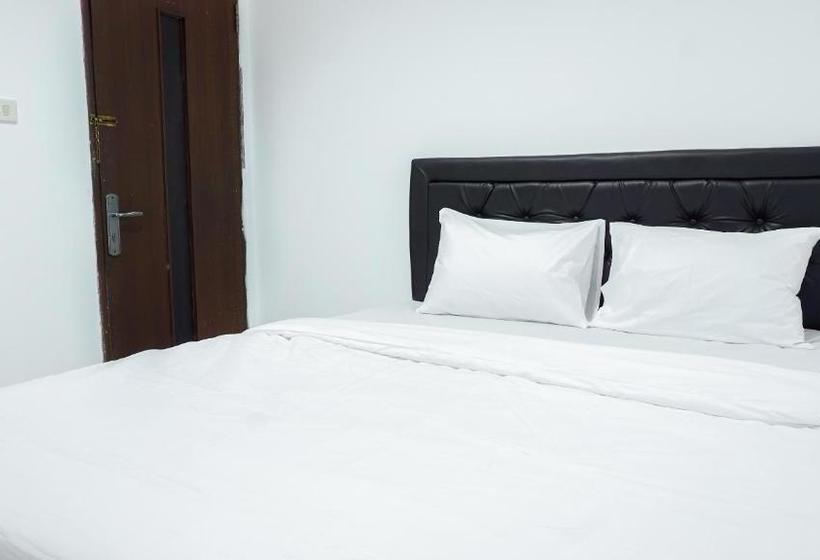 Hotel Oyo Life 2050 D Cinnamons Residence