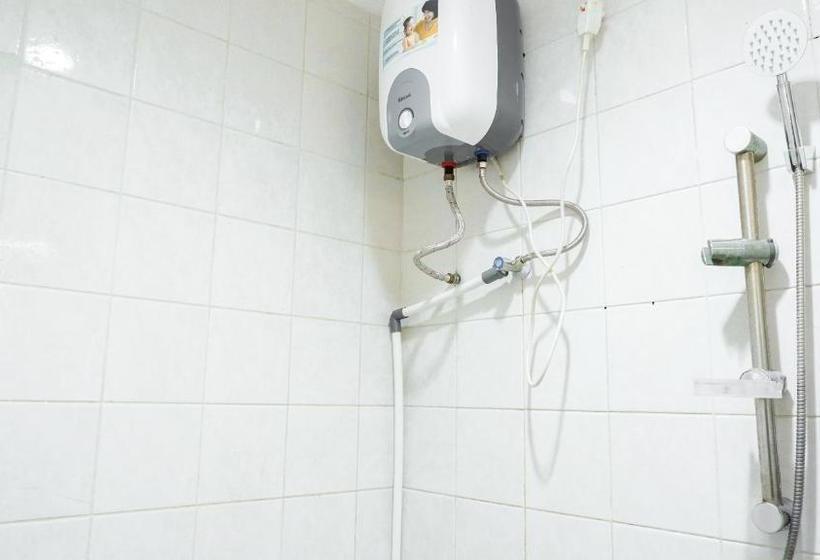 Hotel Oyo Life 2050 D Cinnamons Residence