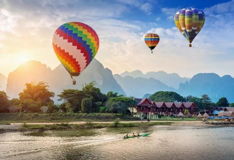 Hotelli Vang Vieng Camellia