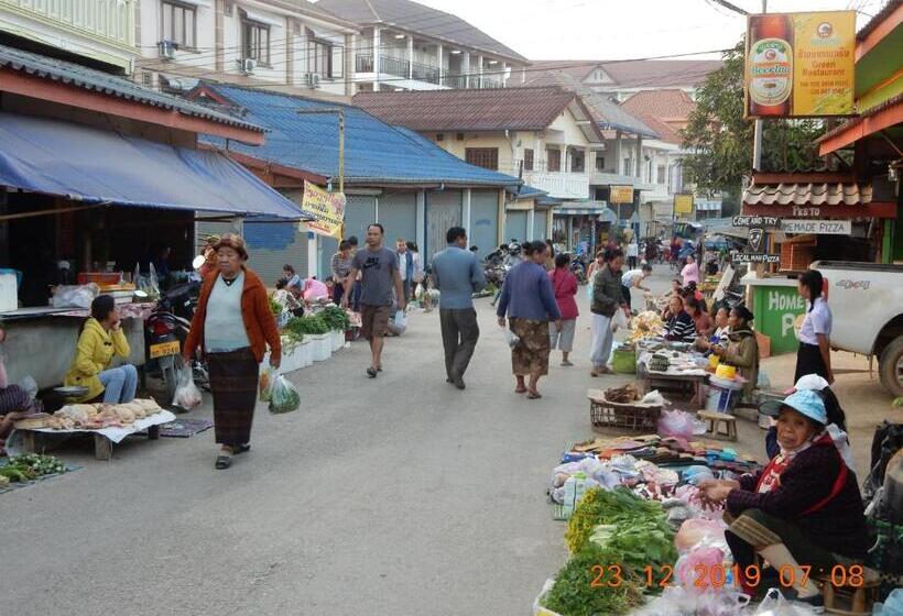 هتل Vang Vieng Camellia
