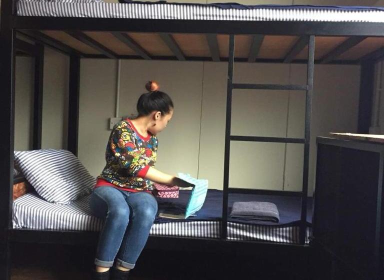 فندق صغير Spot On 89749 Mamasan Guesthouse