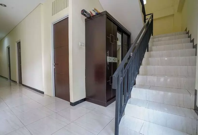 Hotelli Spot On 2246 Kost 97 Syariah