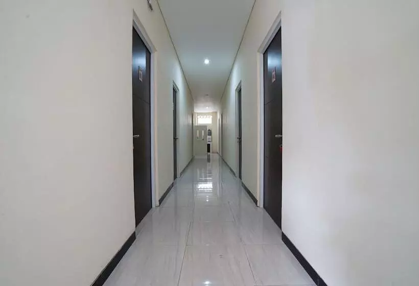 Hotelli Spot On 2246 Kost 97 Syariah