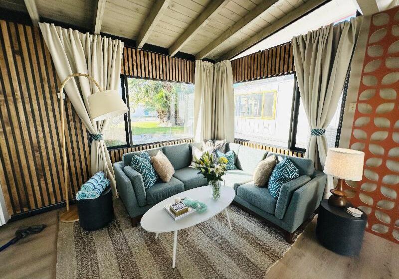 A Place In The Sun Hotel   Adults Only Big Units, Privacy Gardens & Heated Pool & Spa In 1 Acre Park