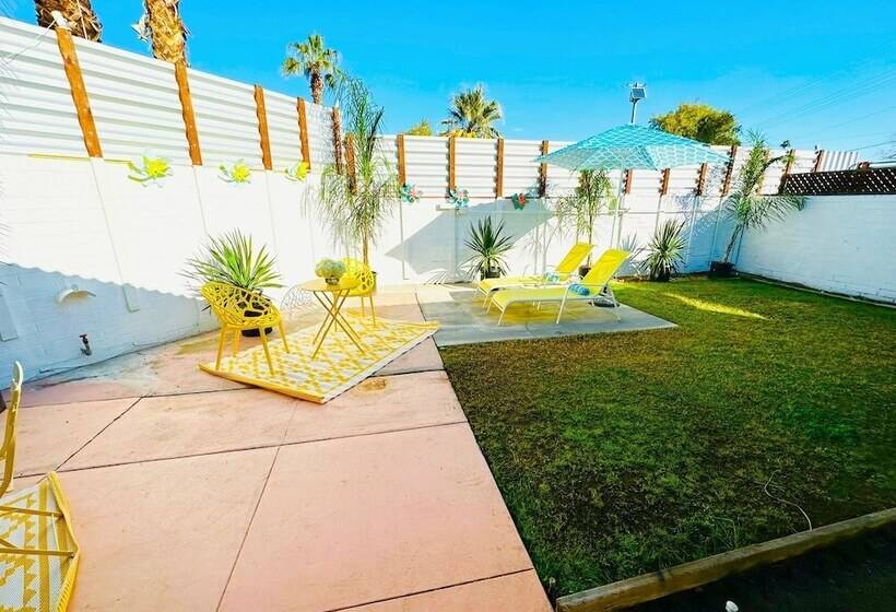 A Place In The Sun Hotel   Adults Only Big Units, Privacy Gardens & Heated Pool & Spa In 1 Acre Park