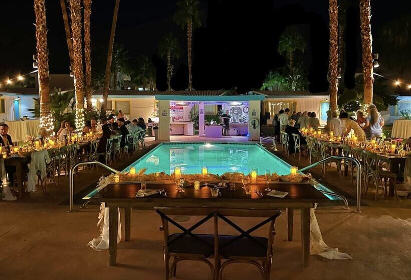 A Place In The Sun Hotel   Adults Only Big Units, Privacy Gardens & Heated Pool & Spa In 1 Acre Park