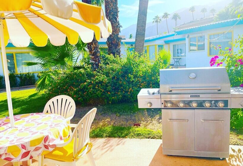 A Place In The Sun Hotel   Adults Only Big Units, Privacy Gardens & Heated Pool & Spa In 1 Acre Park