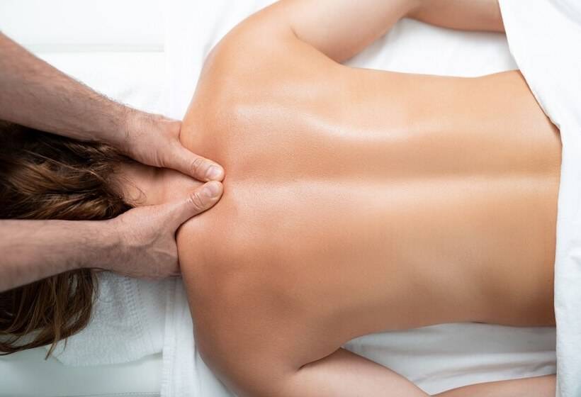 A Place In The Sun Hotel   Adults Only Big Units, Privacy Gardens & Heated Pool & Spa In 1 Acre Park