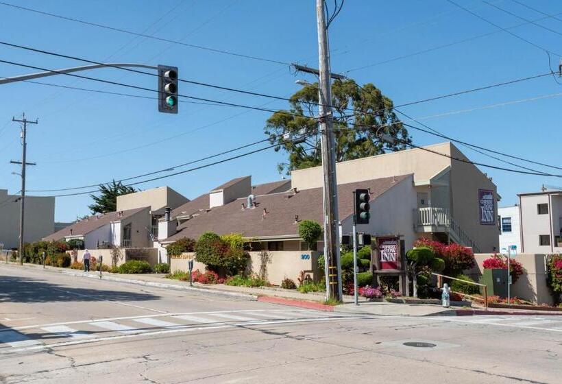 فندق Cannery Row Inn