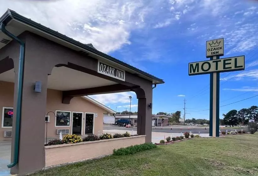 ホテル Ozark Inn