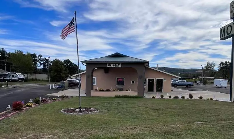 ホテル Ozark Inn