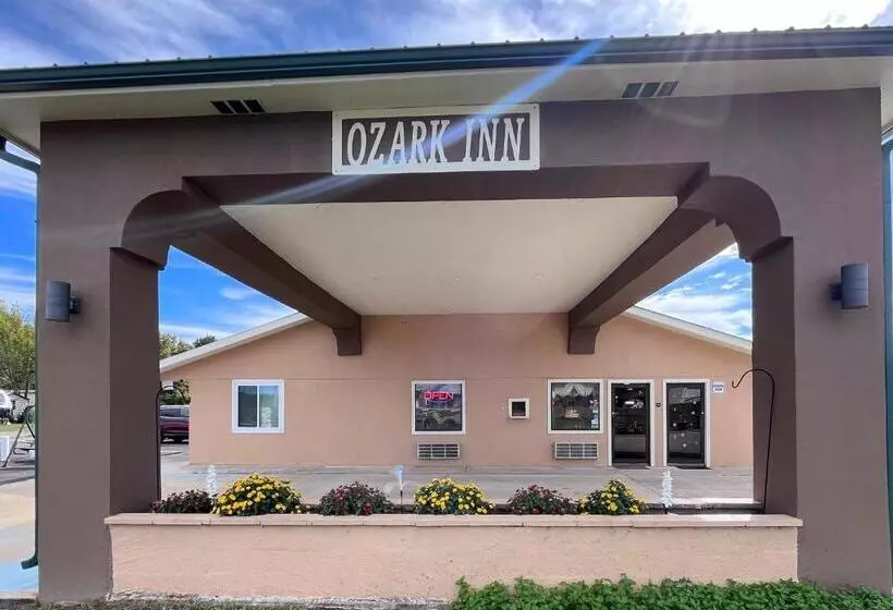 ホテル Ozark Inn