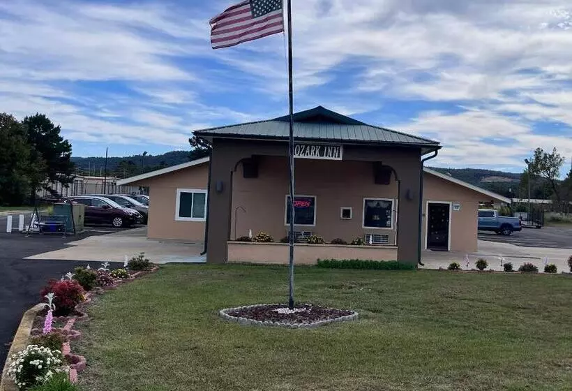 ホテル Ozark Inn