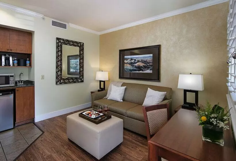 هتل Paso Robles Inn