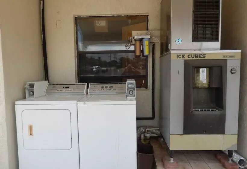 ホテル Pearsall Executive Inn