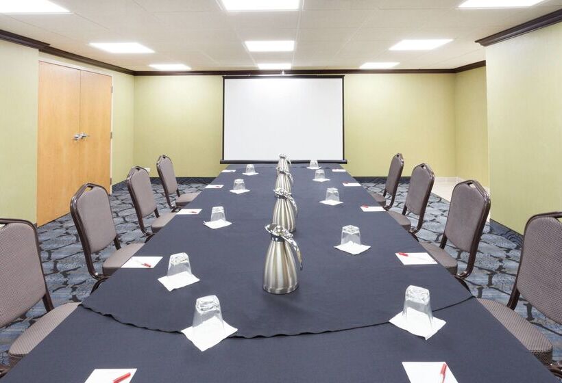 فندق Ramada Plaza By Wyndham Chicago North Shore