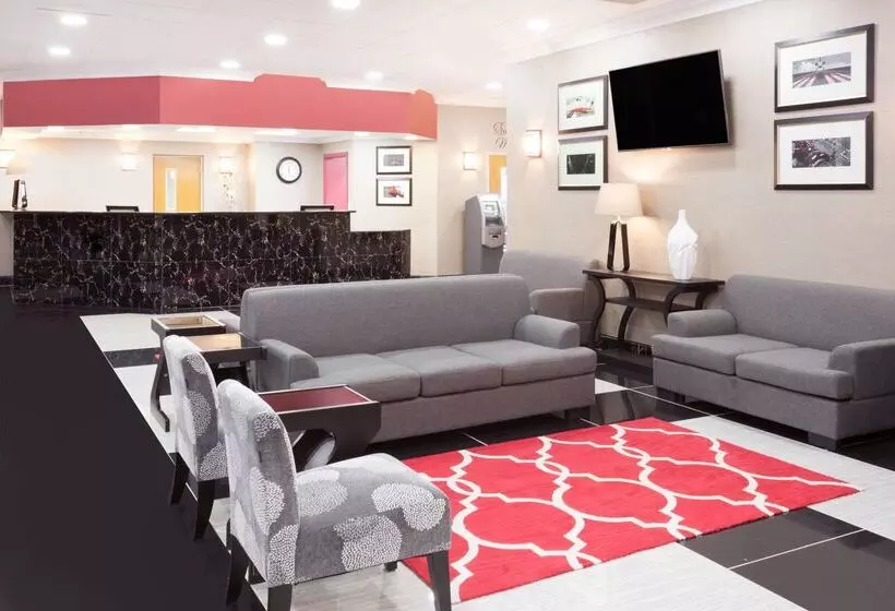 هتل Ramada Plaza By Wyndham Chicago North Shore