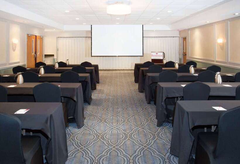 فندق Ramada Plaza By Wyndham Chicago North Shore