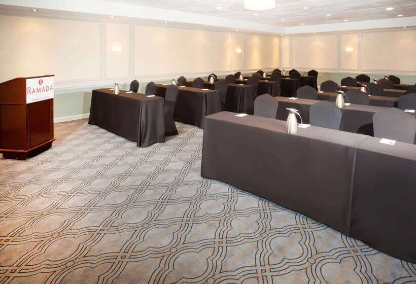 فندق Ramada Plaza By Wyndham Chicago North Shore