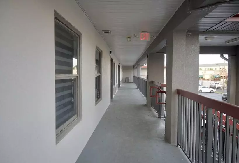 Отель Red Roof Inn Savannah North I95 Port Wentworth