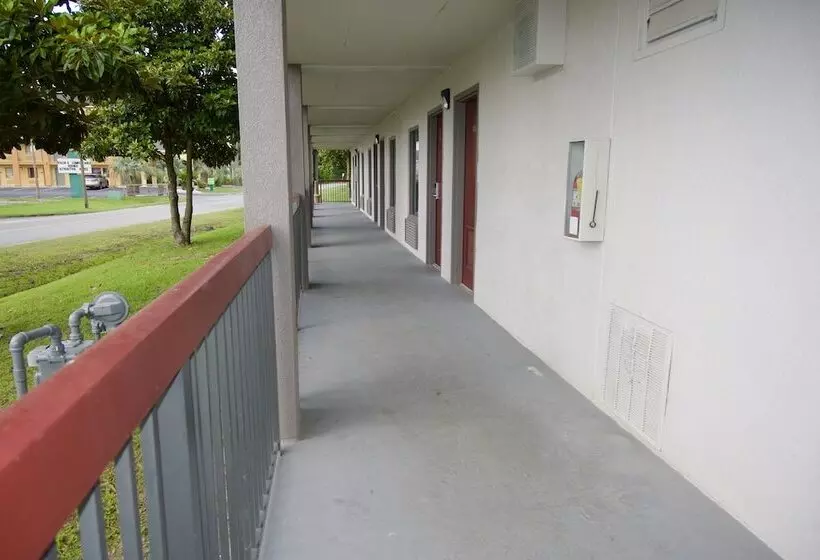 Отель Red Roof Inn Savannah North I95 Port Wentworth