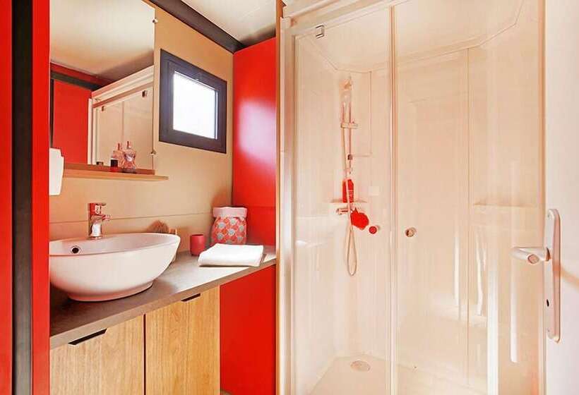 ホテル Camping Le Mas Des Chenes