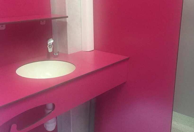 ホテル Camping Le Mas Des Chenes