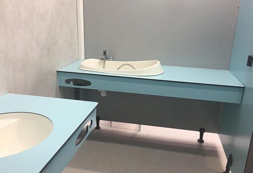 ホテル Camping Le Mas Des Chenes