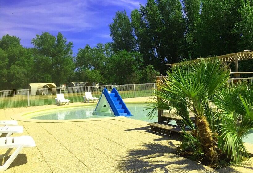 ホテル Camping Le Mas Des Chenes