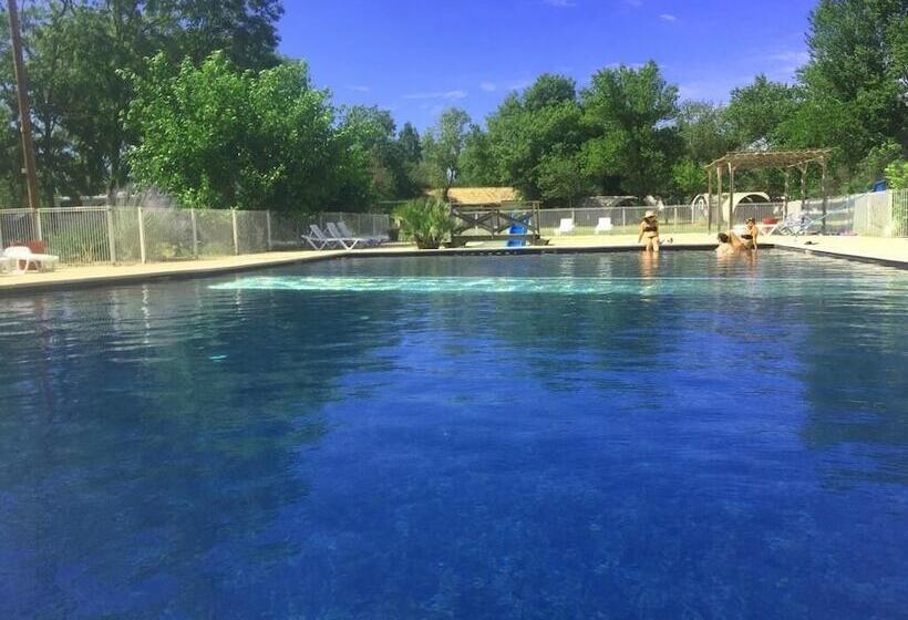 ホテル Camping Le Mas Des Chenes