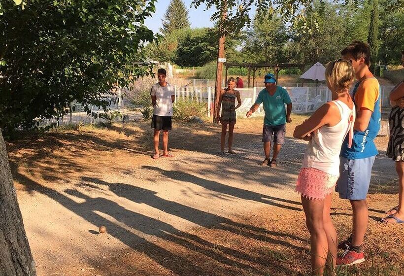 ホテル Camping Le Mas Des Chenes