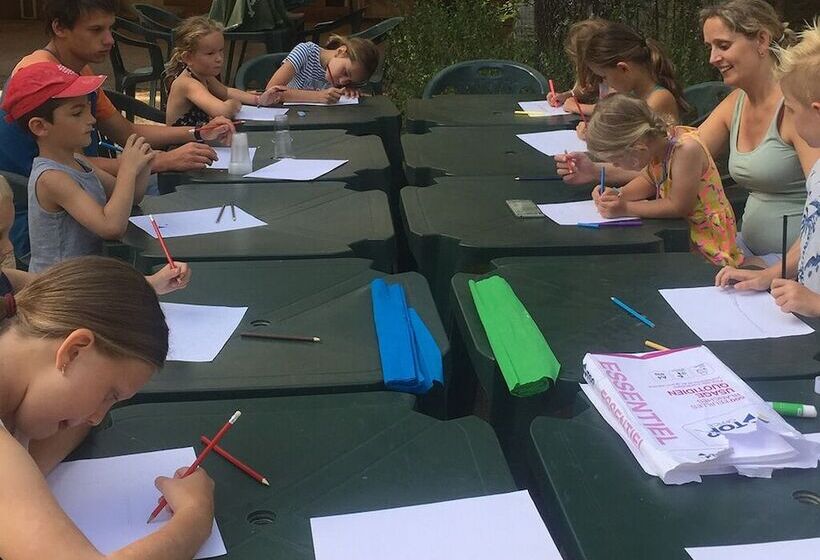 ホテル Camping Le Mas Des Chenes