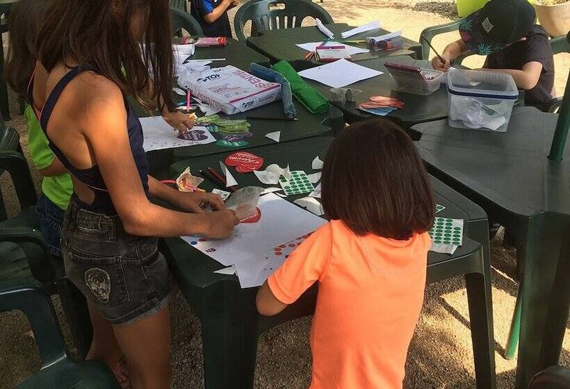 ホテル Camping Le Mas Des Chenes