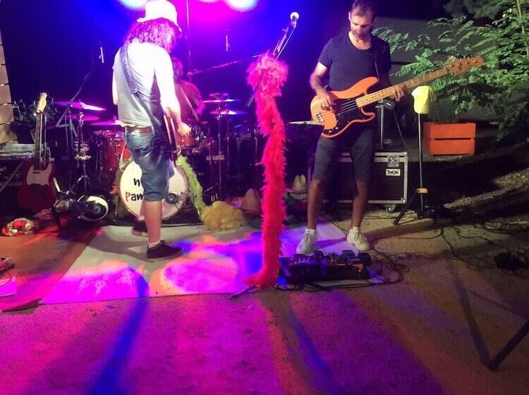 ホテル Camping Le Mas Des Chenes