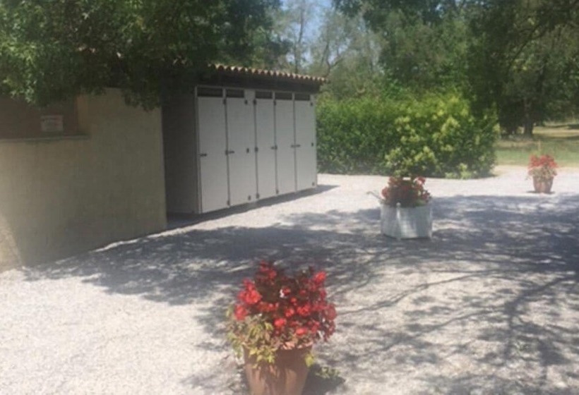 ホテル Camping Le Mas Des Chenes