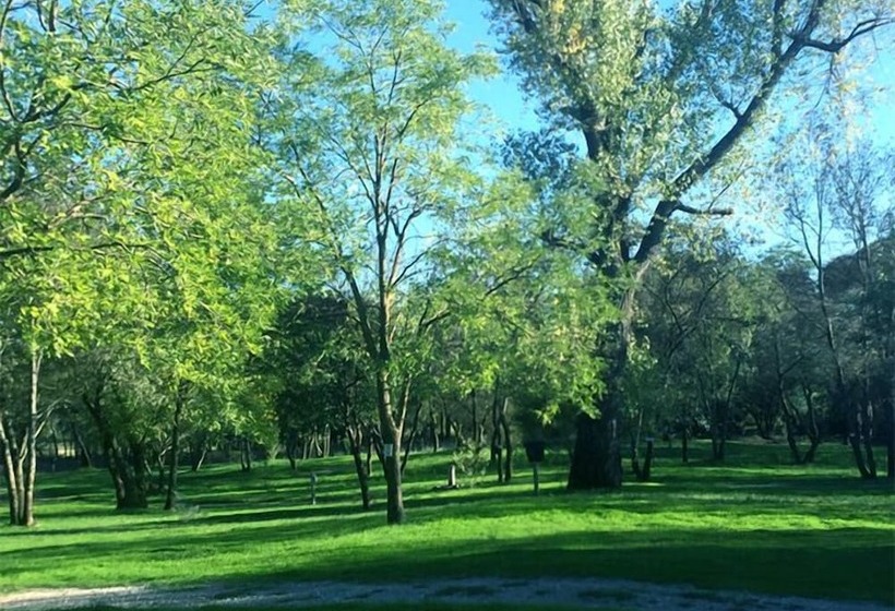 ホテル Camping Le Mas Des Chenes