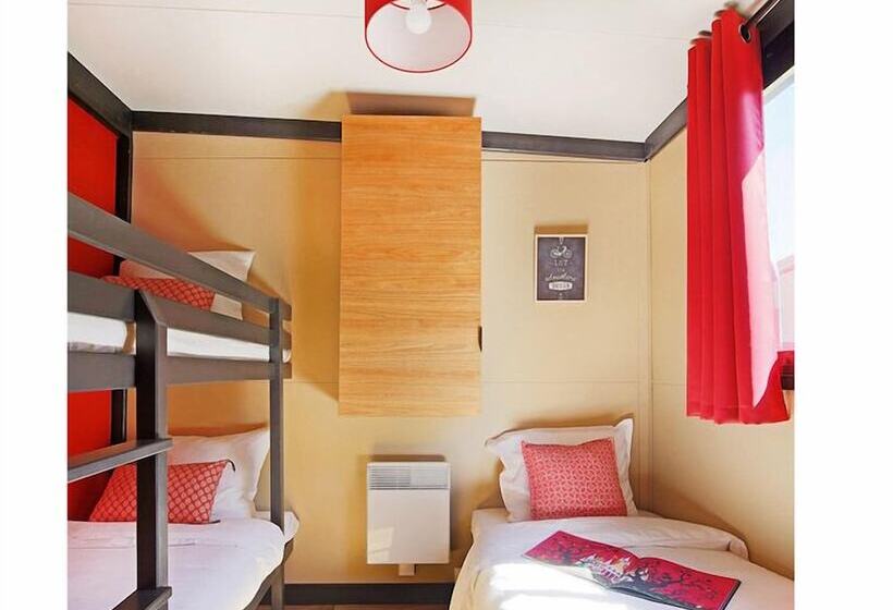 ホテル Camping Le Mas Des Chenes