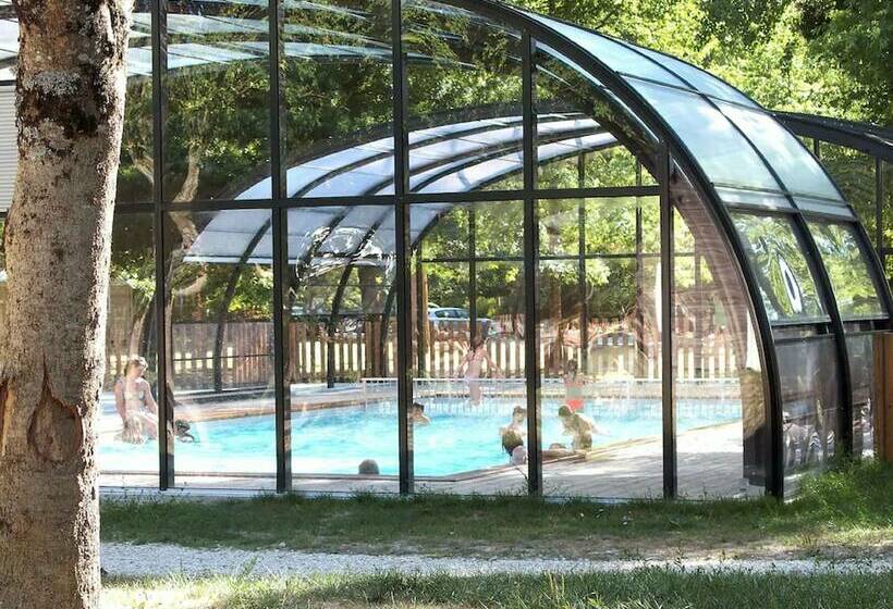 فندق Huttopia Les Chateaux