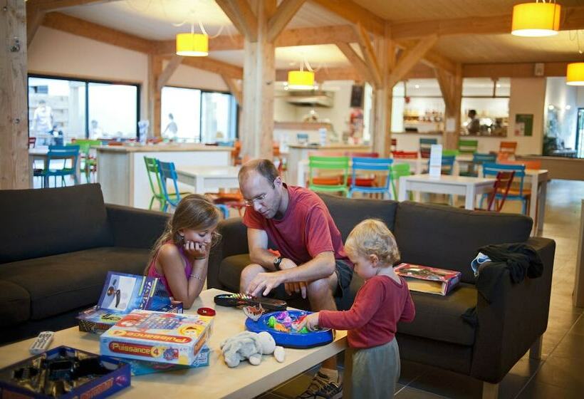 فندق Huttopia Les Chateaux