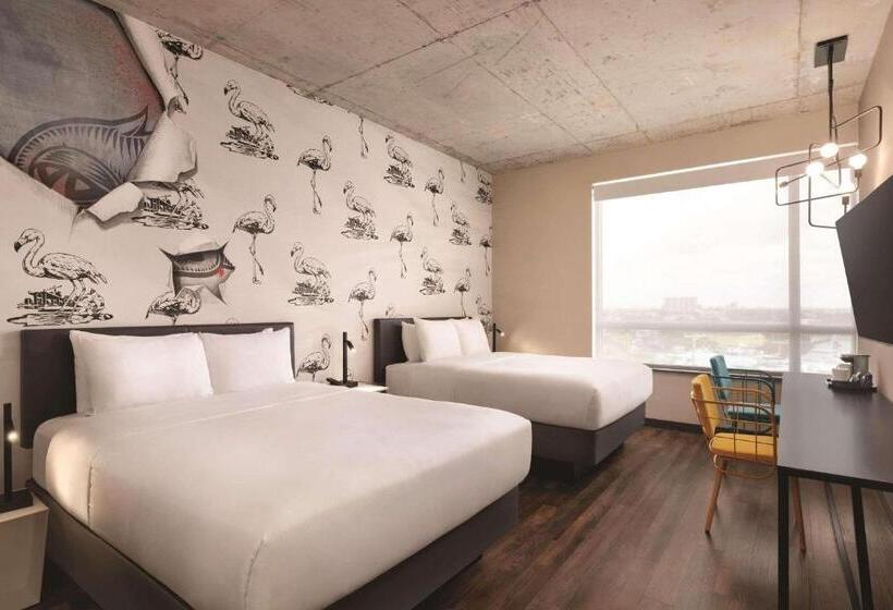 Kompose Boutique Hotel Miami Airport