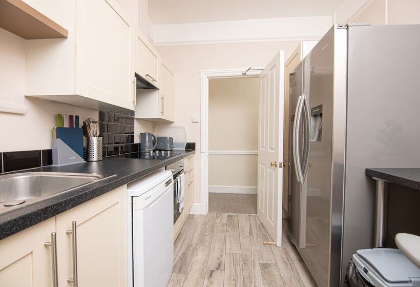 Salt Lane Apartments