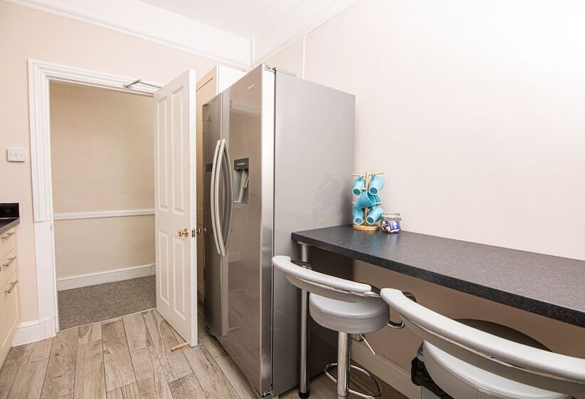 Salt Lane Apartments