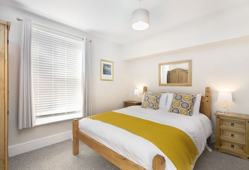 Salt Lane Apartments