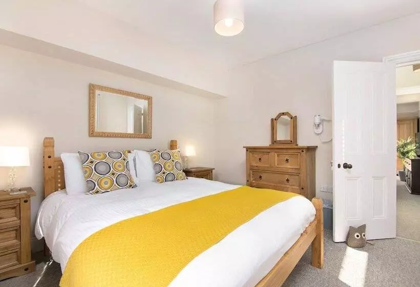 Salt Lane Apartments