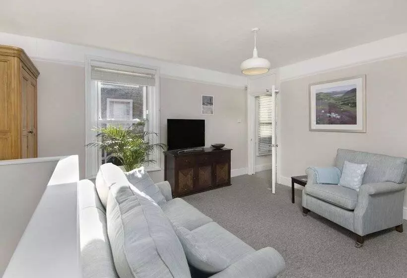 Salt Lane Apartments